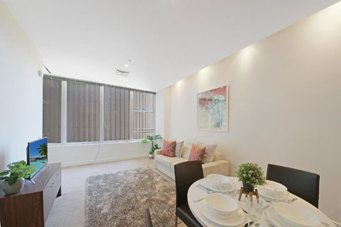 A Comfy & Central 2BR Apt Near Flinders Station - Accommodation Gladstone 5