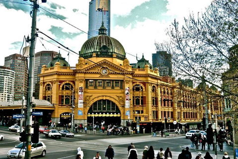 A Comfy & Central 2BR Apt Near Flinders Station - Accommodation Gladstone 4