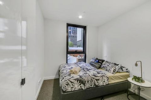 A Modern 2BR Apt 5 Min Walk To Melbourne Central - Accommodation Gladstone 3