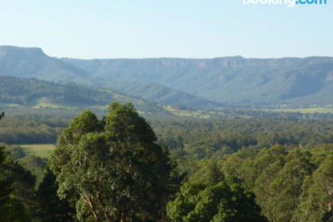 Hillcrest Spectacular Views! - Accommodation Gladstone 3
