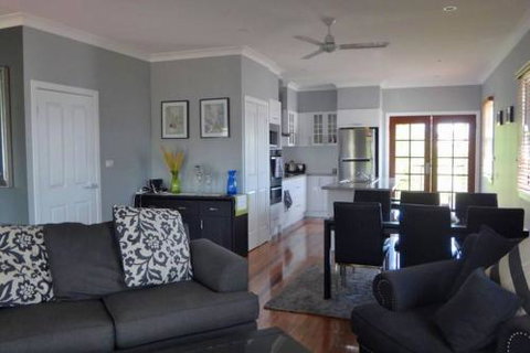 Aerwyn Brae - Accommodation Gladstone 5