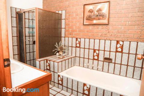 Banksia Beach House - Accommodation Gladstone 4