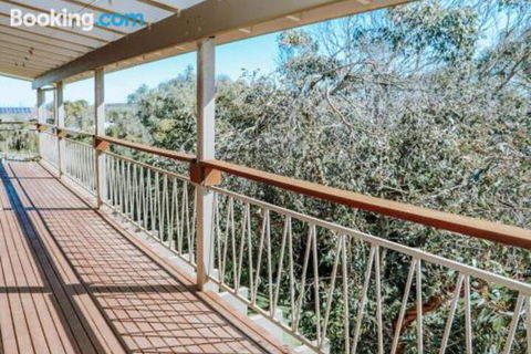 Banksia Beach House - Accommodation Gladstone 3
