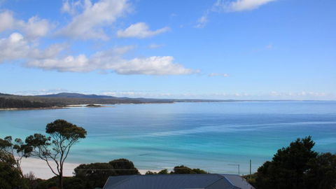 SEA EAGLE COTTAGE Amazing Views Of Bay Of Fires - Accommodation Gladstone 2