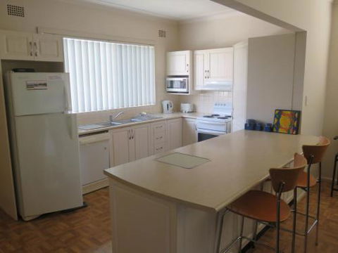 Cabenay 3 VIEWS ACROSS THE PARK - Accommodation Gladstone 4
