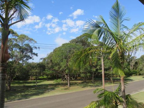 Cabenay 3 VIEWS ACROSS THE PARK - Accommodation Gladstone 5