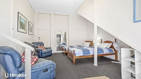 Yacaaba Beautiful Waterfront Location - Accommodation Gladstone 4