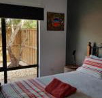 Red Ochre  Large 1BR with Private Courtyard - Accommodation Gladstone