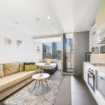 A Charming Studio With Stunning City Views - Accommodation Gladstone 0
