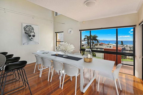 PRTFINO Ultimate Penthouse - Accommodation Gladstone 6