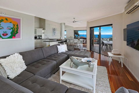 PRTFINO Ultimate Penthouse - Accommodation Gladstone 2