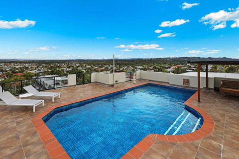 PRTFINO Ultimate Penthouse - Accommodation Gladstone 1