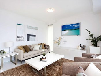 Panoramic Views At Sub Penthouse Apt - Accommodation Gladstone 6