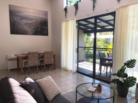 Baden 86 Rainbow Shores Walk To Beach Top Floor Air Conditioned Unit - Accommodation Gladstone 0
