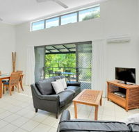 Baden 46 Rainbow Shores Walk To Beach Top Floor Air conditioned Unit Pools - Accommodation Gladstone