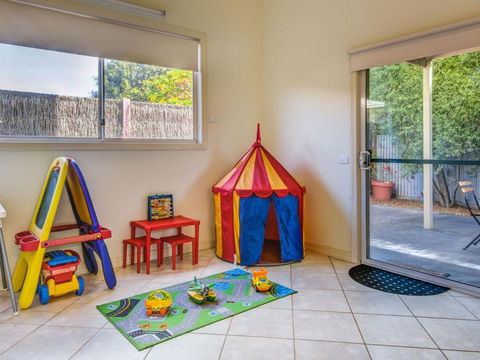 Cuttriss By The Beach - Accommodation Gladstone 1