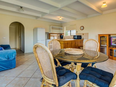 Cuttriss By The Beach - Accommodation Gladstone 5