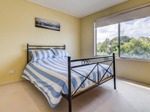 Cuttriss By The Beach - Accommodation Gladstone 3