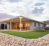 4 Corella Court Brand New Magnificent Marina Home With Wi Fi - Accommodation Gladstone
