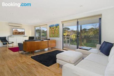 A One One Two At Island Beach - Accommodation Gladstone 3