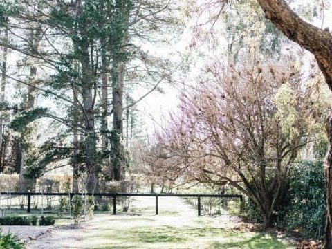 KIRRIEMUIR Burradoo Southern Highlands 4pm Check Out Sunday - Accommodation Gladstone 1