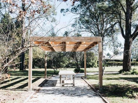 KIRRIEMUIR Burradoo Southern Highlands 4pm Check Out Sunday - Accommodation Gladstone 3