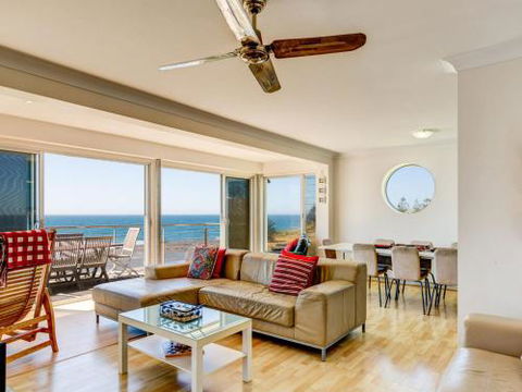 PENZANCE Gerroa Beachfront To Shelley Beach & 4pm Check Out Sundays - Accommodation Gladstone 1