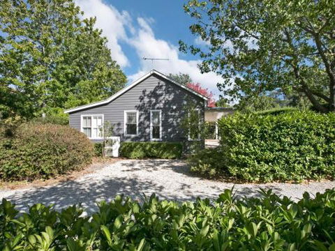 Rose Cottage Bowral Southern Highlands - Accommodation Gladstone 1