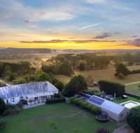 Wembley House Southern Highlands with 4pm Check Out Sunday - Accommodation Gladstone