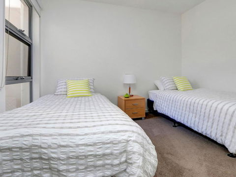 Rosalea By The Bay - Accommodation Gladstone 1
