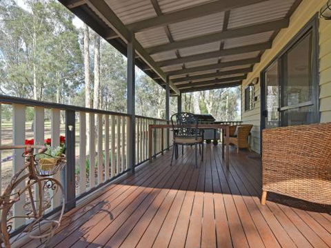 Olive Grove Villa 3 Suite With Large Bath - Accommodation Gladstone 4