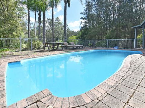 Olive Grove Villa 3 Suite With Large Bath - Accommodation Gladstone 0