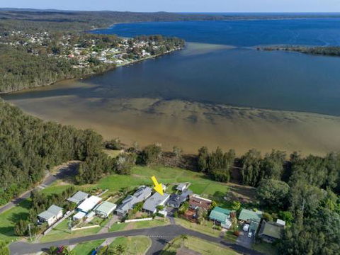 VINCES LANDING OLD EROWAL BAY 4pm Check Out Sundays - Accommodation Gladstone 0