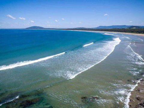 CARMELONE Gerroa 4pm Check Out On Sundays - Accommodation Gladstone 3