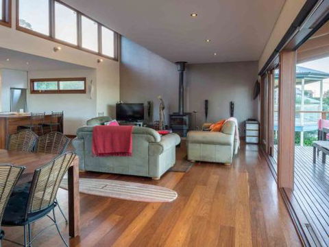 CARMELONE Gerroa 4pm Check Out On Sundays - Accommodation Gladstone 6
