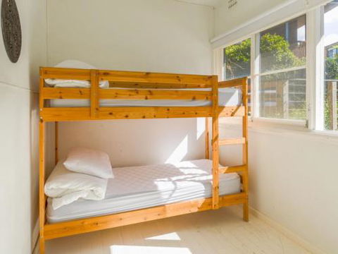BOMBORA Gerroa 4pm Check Out Sundays - Accommodation Gladstone 3