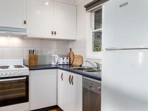 SEAWAYS Gerroa 4pm Check Out On Sunday - Accommodation Gladstone 2