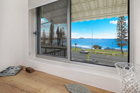 SPECTACULAR OCEAN FRONT Sounion6 - Accommodation Gladstone 2