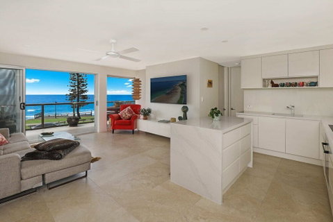 SPECTACULAR OCEAN FRONT Sounion6 - Accommodation Gladstone 3