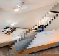 Modern 1 Bedroom Apartment Near the River and the City - Accommodation Gladstone