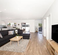 Callies Retreat I Pet Friendly I 3 Min Walk to Beach - Accommodation Gladstone