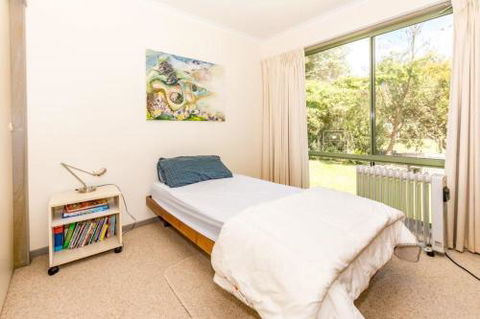 Sixteen Ash Ave Sandy Point - Accommodation Gladstone 2