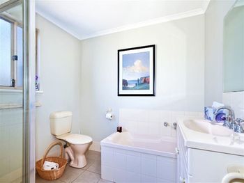 Tranquility - Accommodation Gladstone 4