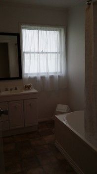 Strahan Holidays - Accommodation Gladstone 3