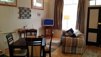 Strahan Holidays - Accommodation Gladstone 1