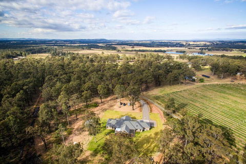 Mirambeena - Accommodation Gladstone 0