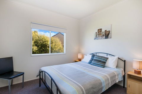 Julieanne - Accommodation Gladstone 3