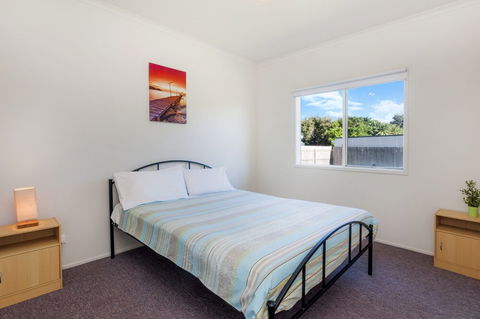 Julieanne - Accommodation Gladstone 4