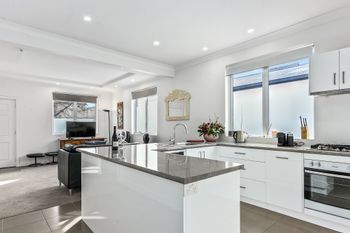 Wellington Street Cottage - Accommodation Gladstone 0