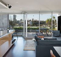 Elegant Elizabeth Bay H374 - Accommodation Gladstone